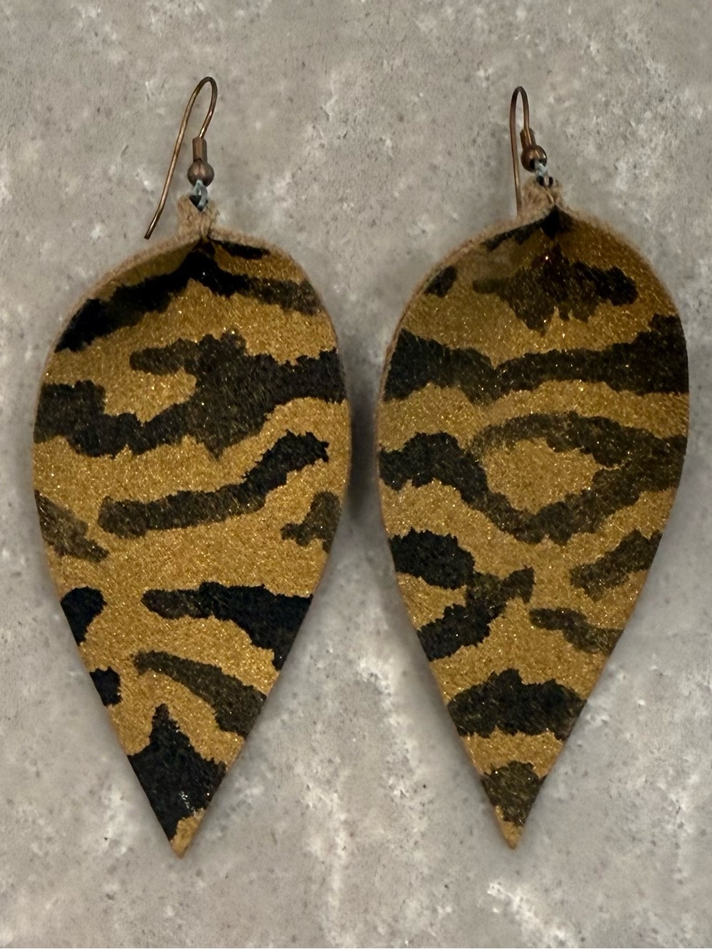 NWOT Glitter Tiger Stripe Print Leather Teardrop Earrings Boho Gold Black